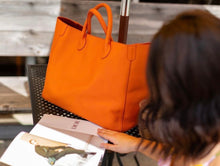 Load image into Gallery viewer, Luxury Tote - Pebble Gain Leather Beck Bag